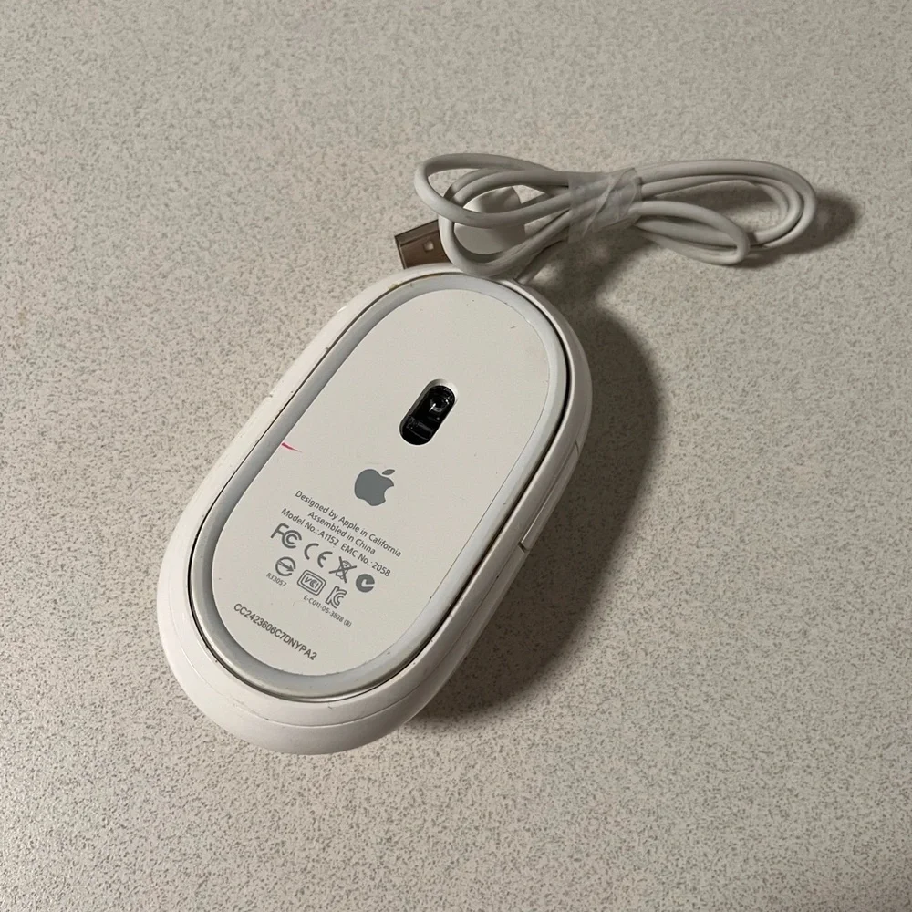Authentic Apple A1152 EMC 2058 Wired Mighty Mouse Glossy White USB
